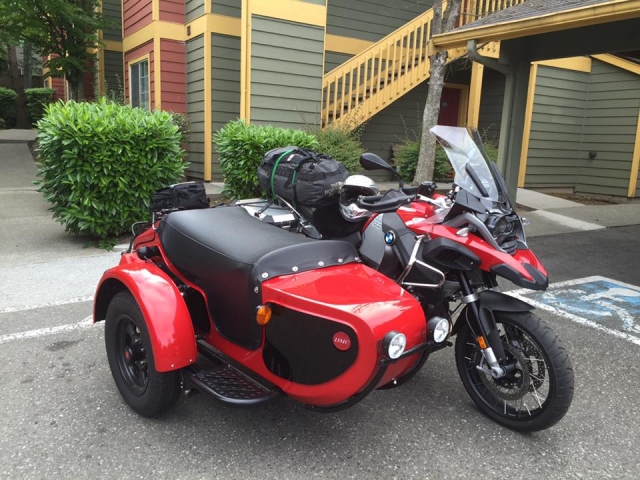 Image of a red BMW 1200 GS with sidecar